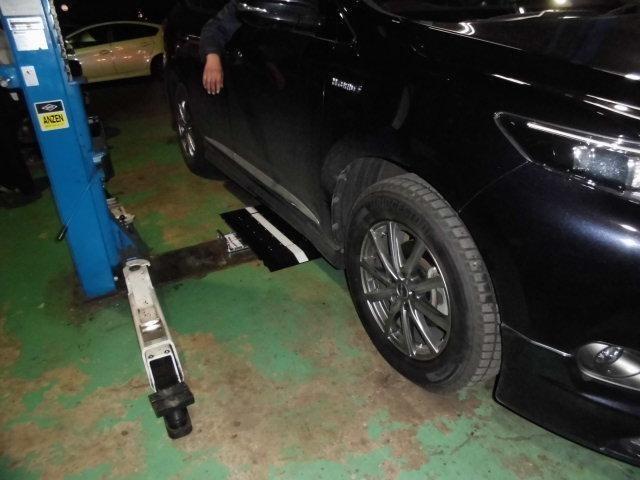 ハリアーハイブリッド　純正足廻りに交換作業