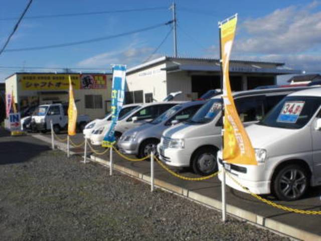 車両展示場です♪是非見てください♪ご来店お待ちしてます☆