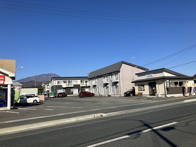 当社入口にはお食事処柏屋さんがございます。