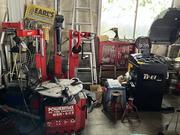 タイヤチェンジャー、バランサー完備。タイヤ交換、組み換えもお任せ下さい。