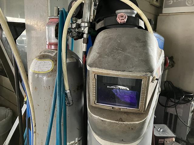 溶接機完備。交換では無く、溶接修理が可能な場合もございます。