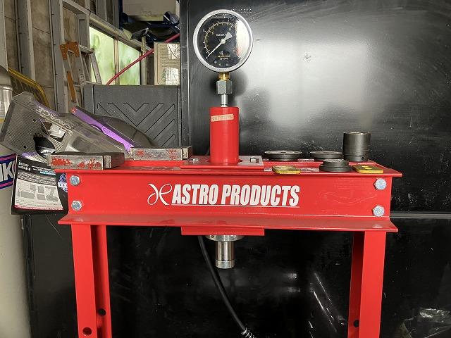 各種機材も充実しております。お車のことでお困りならアルティメットまで！