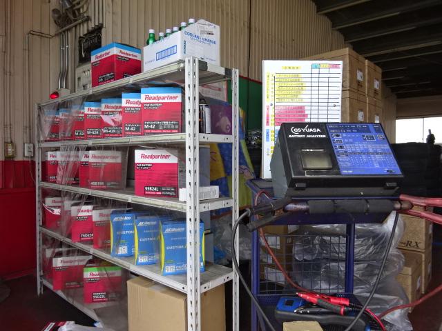 バッテリーの診断、交換も致します。トラブルの多いバッテリー！事前の点検をお勧め致します。