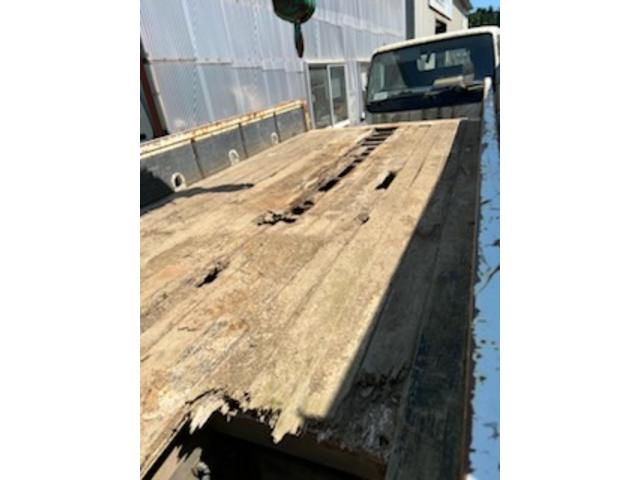 荷台の板張替作業