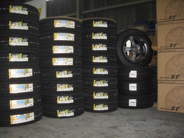 国産一流タイヤ・ホイール、ナビゲーションなどオプション品も多数在庫あり！