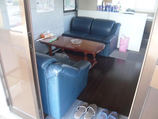 安くていい車を探しているお客様、オークション代行によりお客様のご要望に見合う車両をお探し致します。