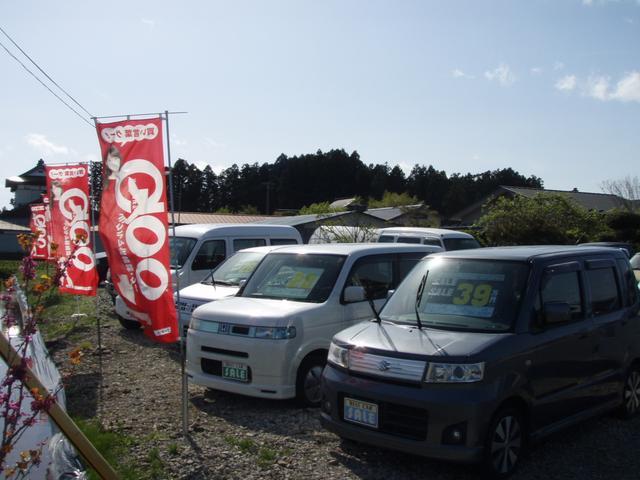 良質車いっぱい展示してあります。人気のコンパクトカーも軽自動車も次々と仕入れ中です。