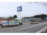 大きな「軽」の看板が目印です。多数軽自動車を展示しております。