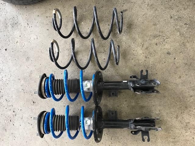 アクセラ　ダウンサス取付