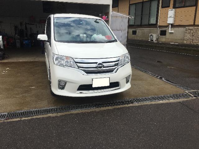 日産セレナ 車検入庫頂きました。