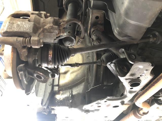 ダイハツ ミラアヴィ フロントロアアーム 交換