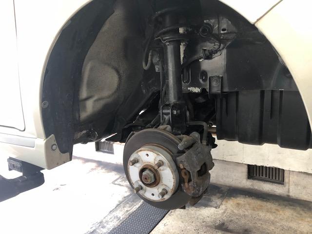 ダイハツ ミラアヴィ フロントロアアーム 交換