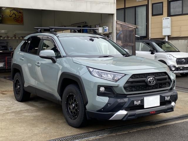 トヨタ RAV4 リフトアップ サスペンション 交換 持込 アライメント調整