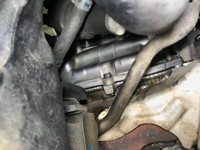 ハイゼットカーゴ　オイル漏れ　タペットカバーパッキン交換