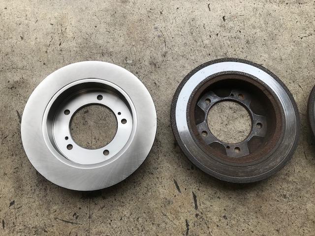 スズキ　ジムニー　ブレーキ廻り修理　キャリパーOH　ディスクロータ交換　ブレーキパッド交換