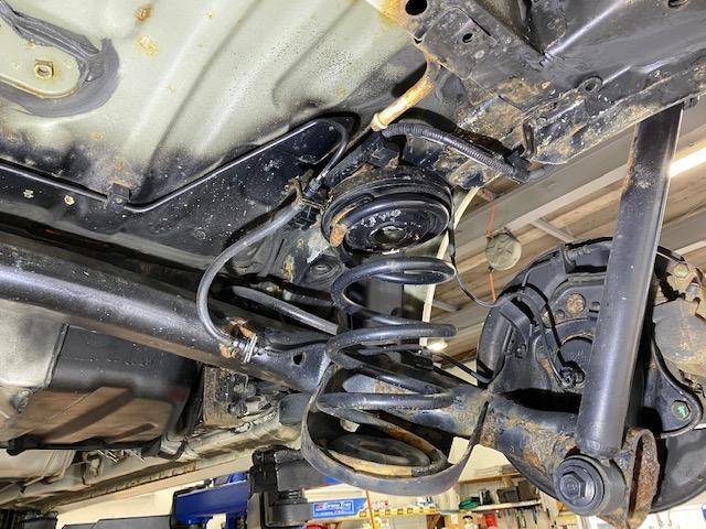 トヨタ イプサム マフラーセンターパイプ　テールパイプ取替　下廻りメンテナンス ジンクコート スリーラスター長期防錆コーティング処理