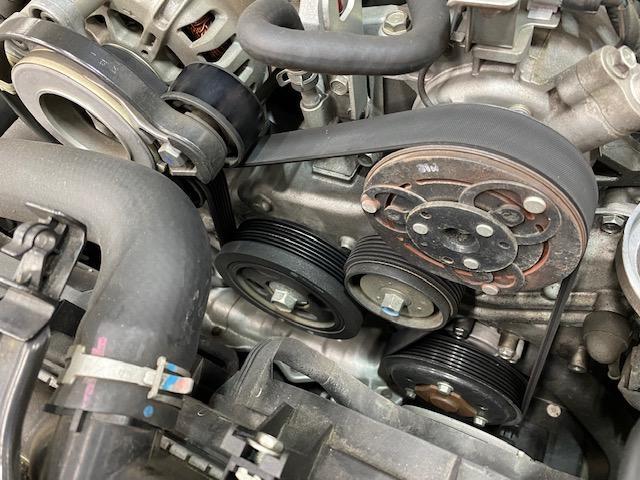 スバル XVハイブリッド リヤハブベアリング ABSセンサー ファンベルト ブレーキパッド ロータ 交換 修理 整備