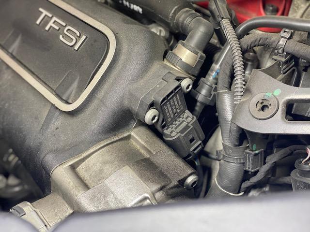 アウディ RS Q3 エンジンチェックランプ点灯 MAPセンサー フューエルプレッシャーセンサー 交換 修理