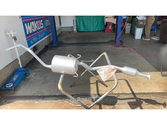 新車販売　Panasonicナビゲーション取付　下廻り防錆施工　マフラー錆止め耐熱塗装　社外アルミラジアルタイヤインチアップ　ボディコーティング