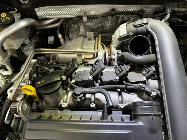 VW　フォルクスワーゲン　ゴルフヴァリアント　タイミングベルト交換　プラグ交換