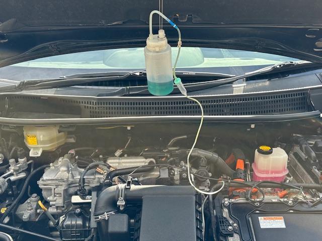 トヨタ プリウスα WAKO'S RECS施工 エンジンオイル交換 ザーレンオイル 