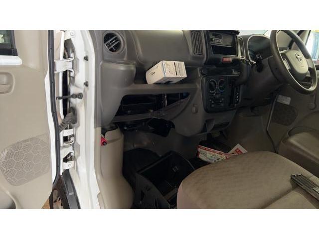 日産クリッパーバン　販売車輛車検整備　フロントブレーキ　パッド　ローター　プラグ　オイル交換　バックプレート塗装ワイパーラバー交換　下廻り洗浄防錆施工　マフラーWAKOS耐熱ブラック 　エアコンガス入替　エアコンフィルター　バッテリー交換