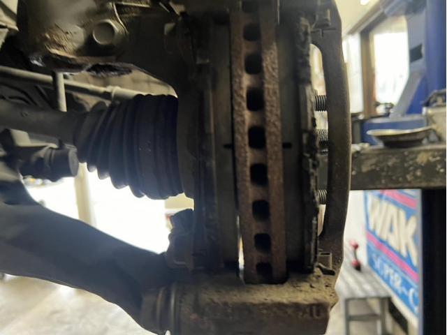 トヨタ　カローラアクシオ　予約　フロント及びリヤ・ブレーキ分解　Ｖベルト交換　フロントスタビリンク交換左右　フロントパイプ・クランプ交換　オイル・フィルタ交換　スパーク・プラグ交換 　スロットルボディ清掃　スタータモータ引きずり交換