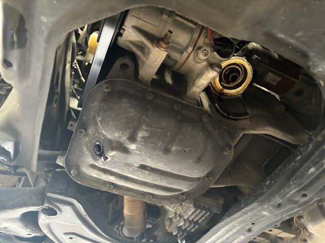 トヨタ　カローラアクシオ　予約　フロント及びリヤ・ブレーキ分解　Ｖベルト交換　フロントスタビリンク交換左右　フロントパイプ・クランプ交換　オイル・フィルタ交換　スパーク・プラグ交換 　スロットルボディ清掃　スタータモータ引きずり交換