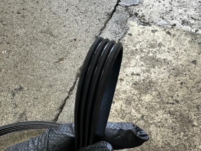 トヨタ　カローラアクシオ　予約　フロント及びリヤ・ブレーキ分解　Ｖベルト交換　フロントスタビリンク交換左右　フロントパイプ・クランプ交換　オイル・フィルタ交換　スパーク・プラグ交換 　スロットルボディ清掃　スタータモータ引きずり交換