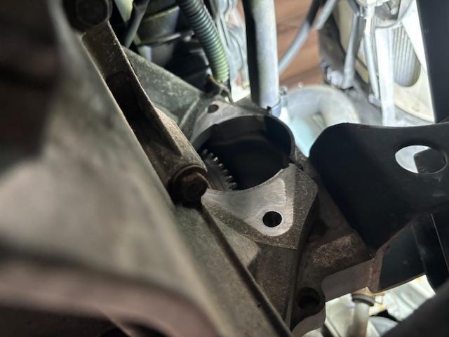 トヨタ　カローラアクシオ　予約　フロント及びリヤ・ブレーキ分解　Ｖベルト交換　フロントスタビリンク交換左右　フロントパイプ・クランプ交換　オイル・フィルタ交換　スパーク・プラグ交換 　スロットルボディ清掃　スタータモータ引きずり交換