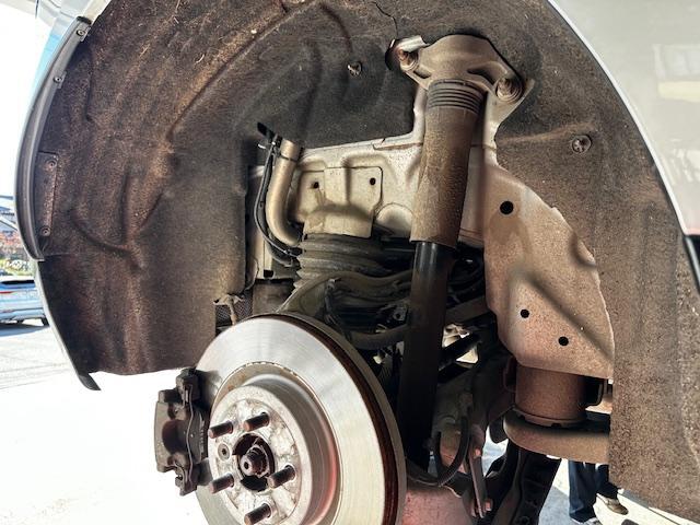 ランドローバー レンジローバーヴェラール リヤショックアブソーバー スタビリンク 交換 修理