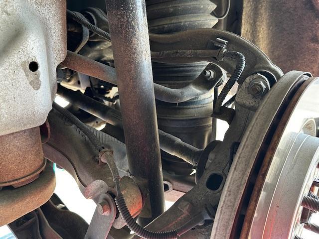 ランドローバー レンジローバーヴェラール リヤショックアブソーバー スタビリンク 交換 修理