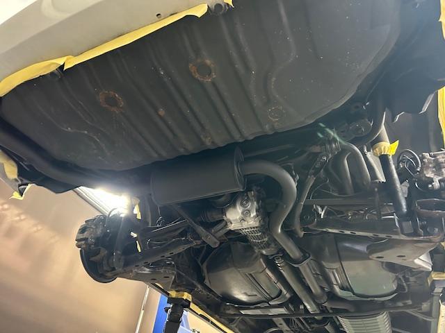 セレナ　車検入庫  事前予約　フロントディスクローター･パッド交換　フロントタイロッドエンド交換　リヤディスクローター脱着修理　下廻り洗浄錆止め塗装　ヘッドライトクリーニング　