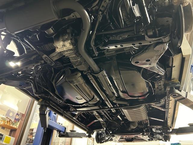 セレナ　車検入庫  事前予約　フロントディスクローター･パッド交換　フロントタイロッドエンド交換　リヤディスクローター脱着修理　下廻り洗浄錆止め塗装　ヘッドライトクリーニング　