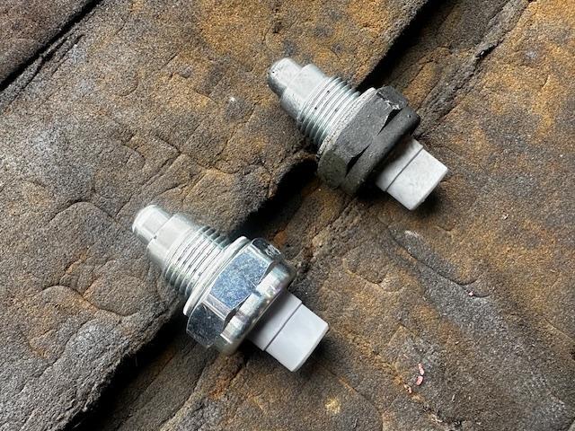 トヨタ ハイラックスサーフ 車検整備 ディファレンシャルアクチュエータ エキゾーストパイプ マフラー交換 下廻り防錆補修 スリーラスター