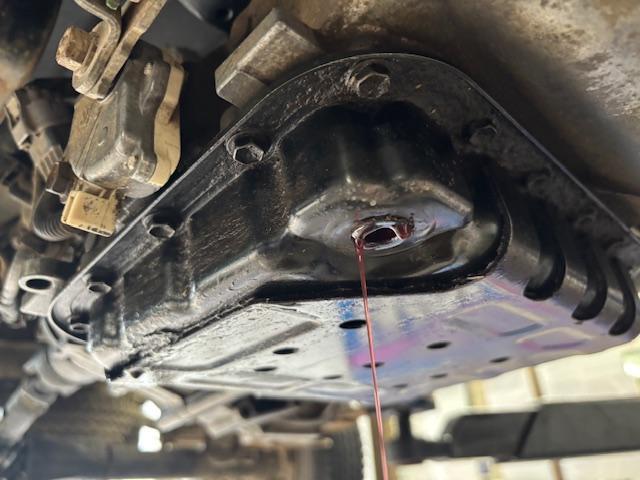 ダイハツ　ハイゼットトラック　エンジンかからない　ATオイルパン　スターターモーター　バッテリー交換