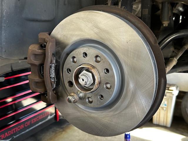 クライスラージープ ジープコンパス 車検整備 フロントディスクロータ ブレーキパッド ファンベルト フロントスタビリンク 交換 修理 整備