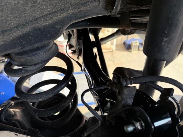 日産 セレナ 12ヵ月点検 リヤアッパーアーム 腐食 交換