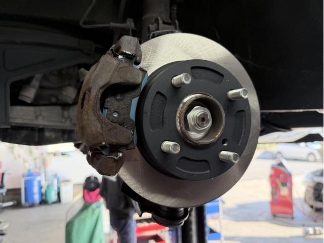 スズキ ワゴンR 車検整備 フロントブレーキパッド、フロントブレーキローター交換
下回り洗浄 スリーラスター補修 ワコーズ耐熱ブラック