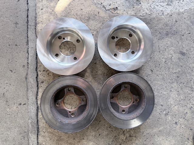 スズキ ワゴンR 車検整備 フロントブレーキパッド、フロントブレーキローター交換
下回り洗浄 スリーラスター補修 ワコーズ耐熱ブラック