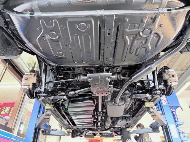 トヨタ ヴォクシー 車検整備 マフラー溶接修理 テールパイプ交換 リヤキャリパマウンティングブラケット交換 ディスクロータ 修理