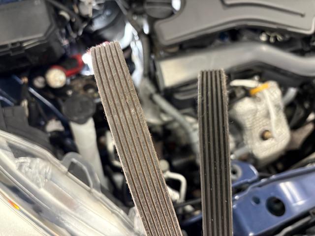 トヨタ　ヴィッツ　車検整備　フロントディスクロータ、ディスクパッド交換　ファンベルト交換　バッテリー交換　エンジンオイル・エレメント交換　下廻り洗浄塗装　マフラー耐熱ブラック塗装