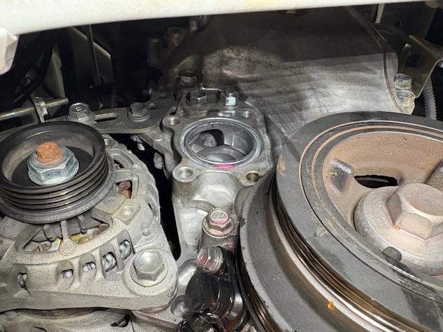 ダイハツ　ムーヴキャンバス　車検入庫　走行10万㎞　ウォーターポンプ・ファンベルト・エアコンベルト交換　下廻り洗浄塗装　バッテリー交換　エアコンフィルター交換　