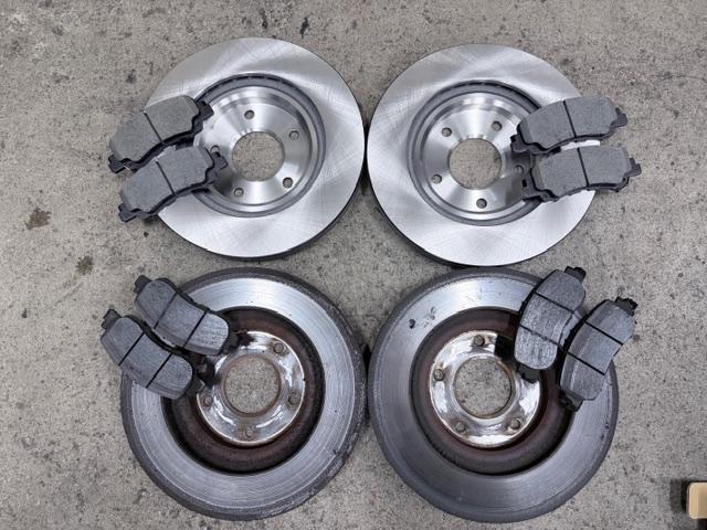 三菱 デリカD:5 車検整備 ブレーキ廻り 交換 修理 下廻り防錆補修 マフラー耐熱塗装 バッテリー交換 エアコンフィルター交換