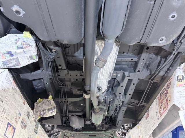 三菱 デリカD:5 車検整備 ブレーキ廻り 交換 修理 下廻り防錆補修 マフラー耐熱塗装 バッテリー交換 エアコンフィルター交換