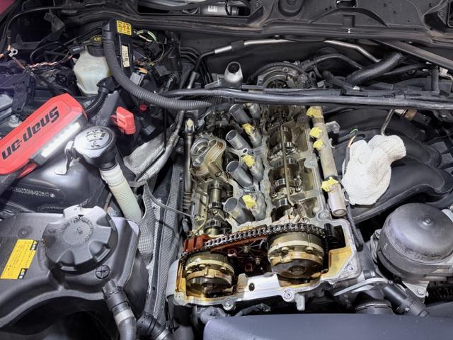 BMW 3シリーズ 320i E90 車検整備 タペットカバーパッキン 交換