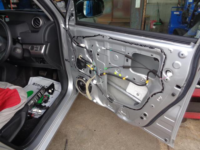 トヨタ　カローラルミオン　車検整備　パワーウインドウレギュレーター交換