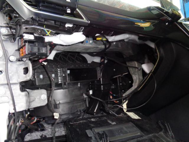 メルセデス・ベンツ　GLE350D　車検整備　エアコンフィルター交換