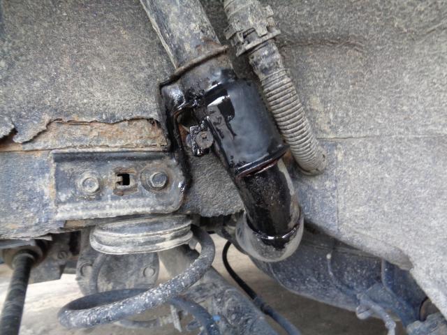 ニッサン　ウイングロード　燃料漏れ　燃料パイプ・ホース交換　タイヤハウス腐食穴補修　スタビライザーリンク交換