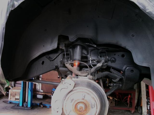 キャデラック　キャデラックエスカレード　下回り塩害防止　レジン塗装